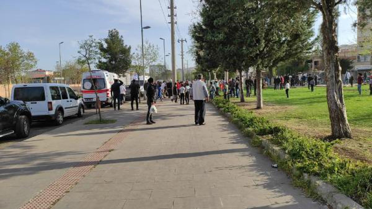 Diyarbakır\'da, parkta 2 kişiyi silahla yaralayan şüpheli tutuklandı