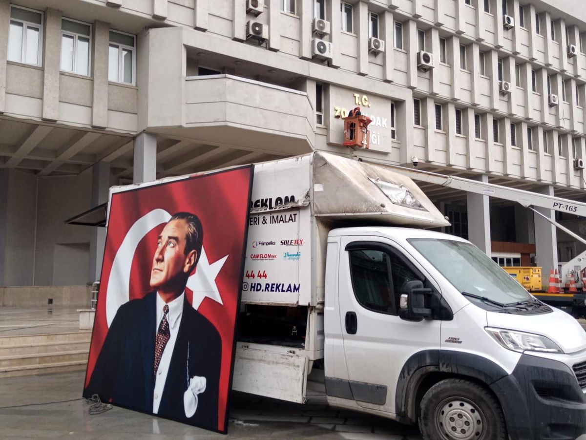 Erdoğan\'ın gelişi öncesinde Valilik binasında yenileme çalışmaları başladı