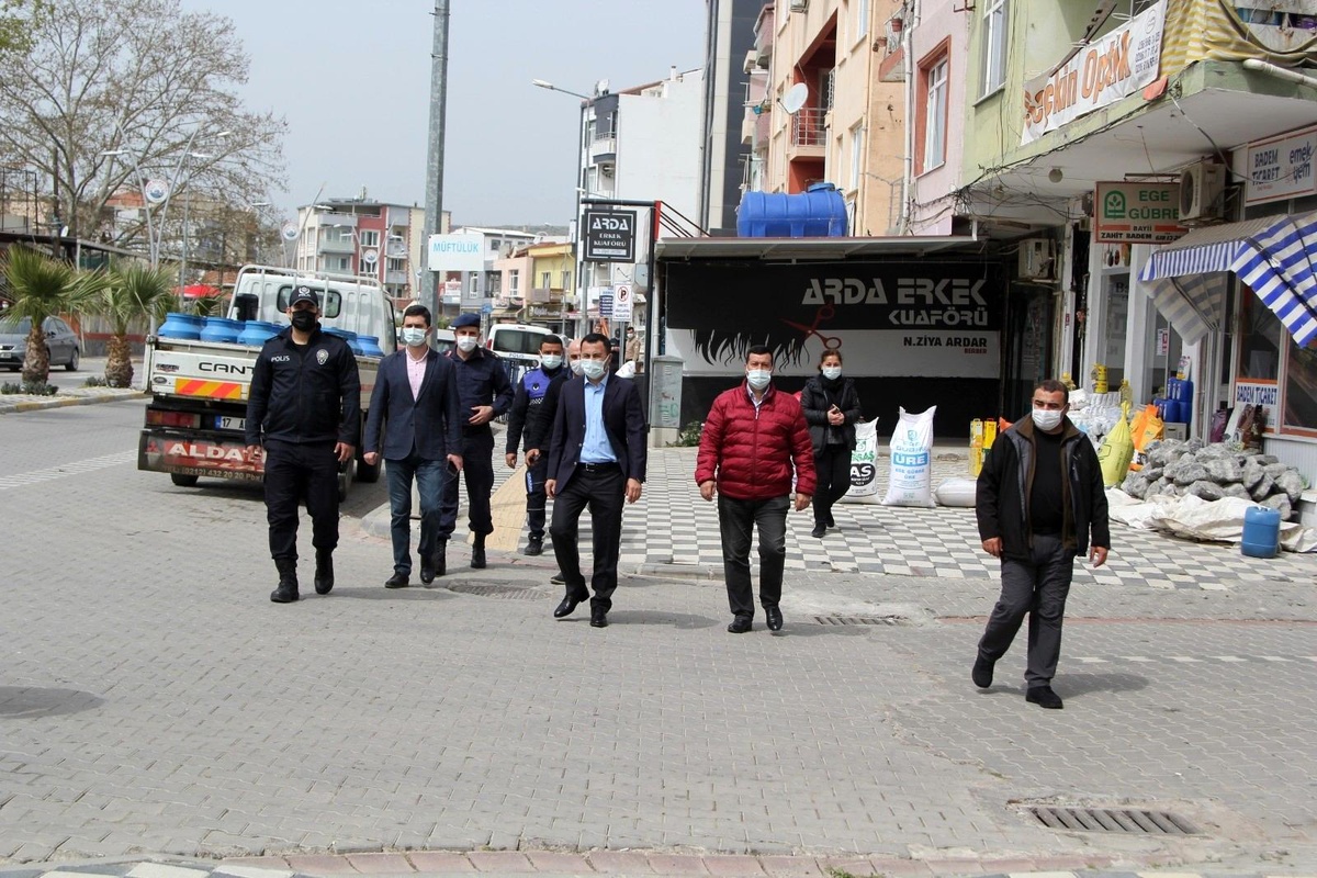 Ezine Kaymakamı Uzan, Covid-19 denetimlerine katıldı
