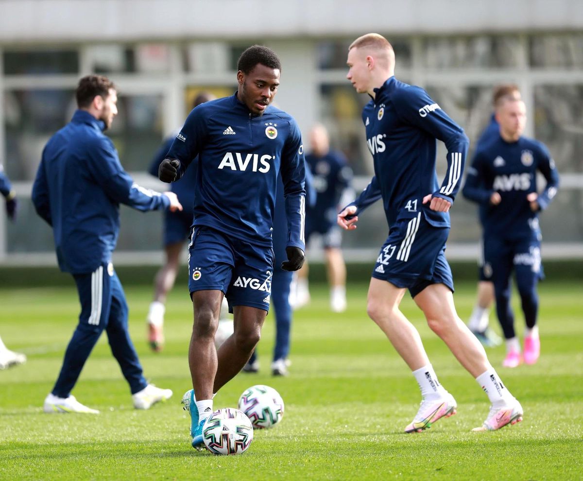 Fenerbahçe, Başakşehir maçına hazır