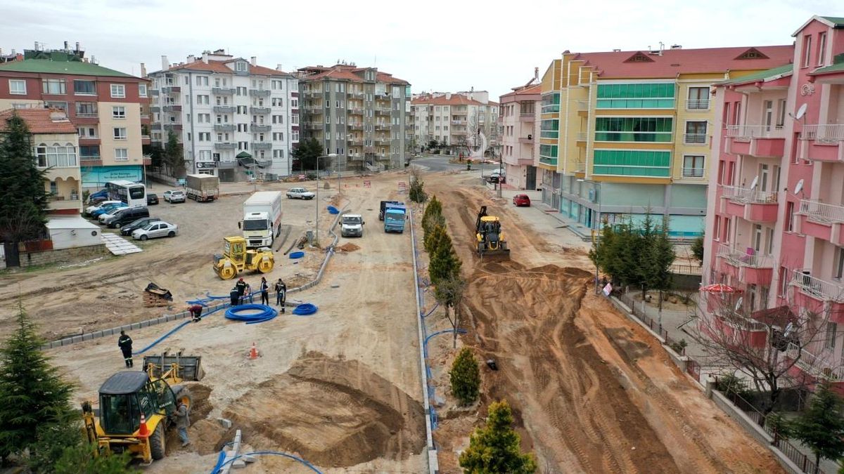 Güzelyurt Mahallesinde dev altyapı ve üstyapı hamlesi için belediye ekipleri tam kadro sahada