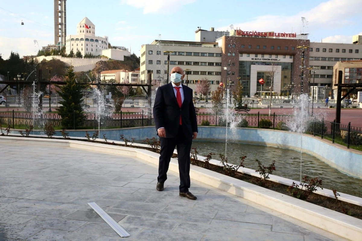 Havalar ısındı, Türk Dünyası Su ve Gül Meydanı canlandı