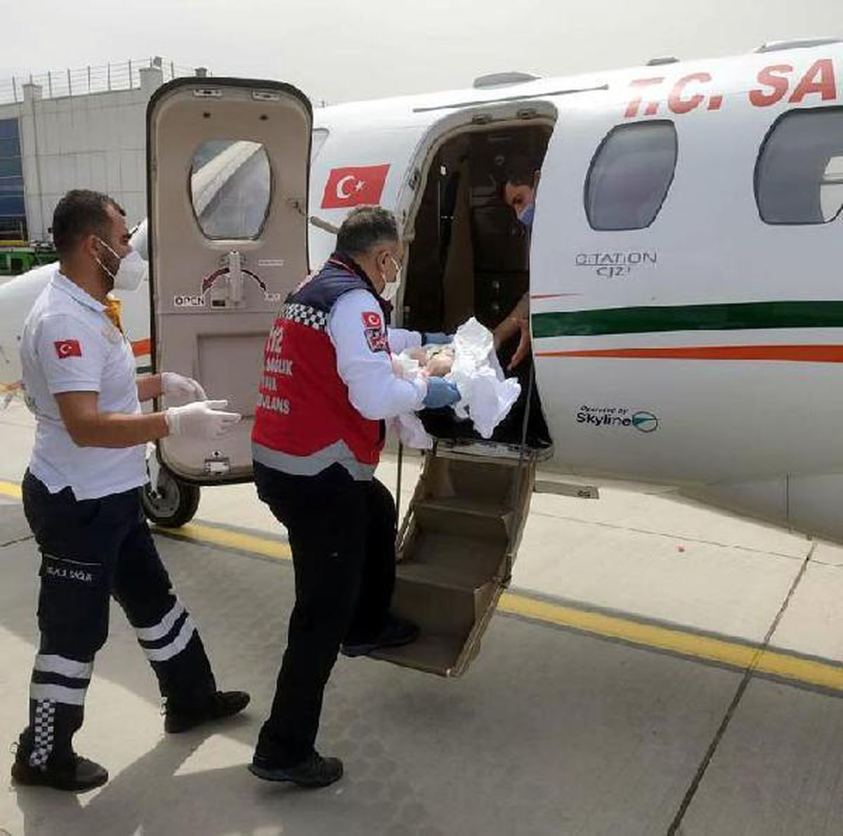 Son Dakika | Kayseri\'de dünyaya gelen ve kalp rahatsızlığı olan iki bebek ambulans uçaklarla Ankara ve İstanbul\'a götürüldü