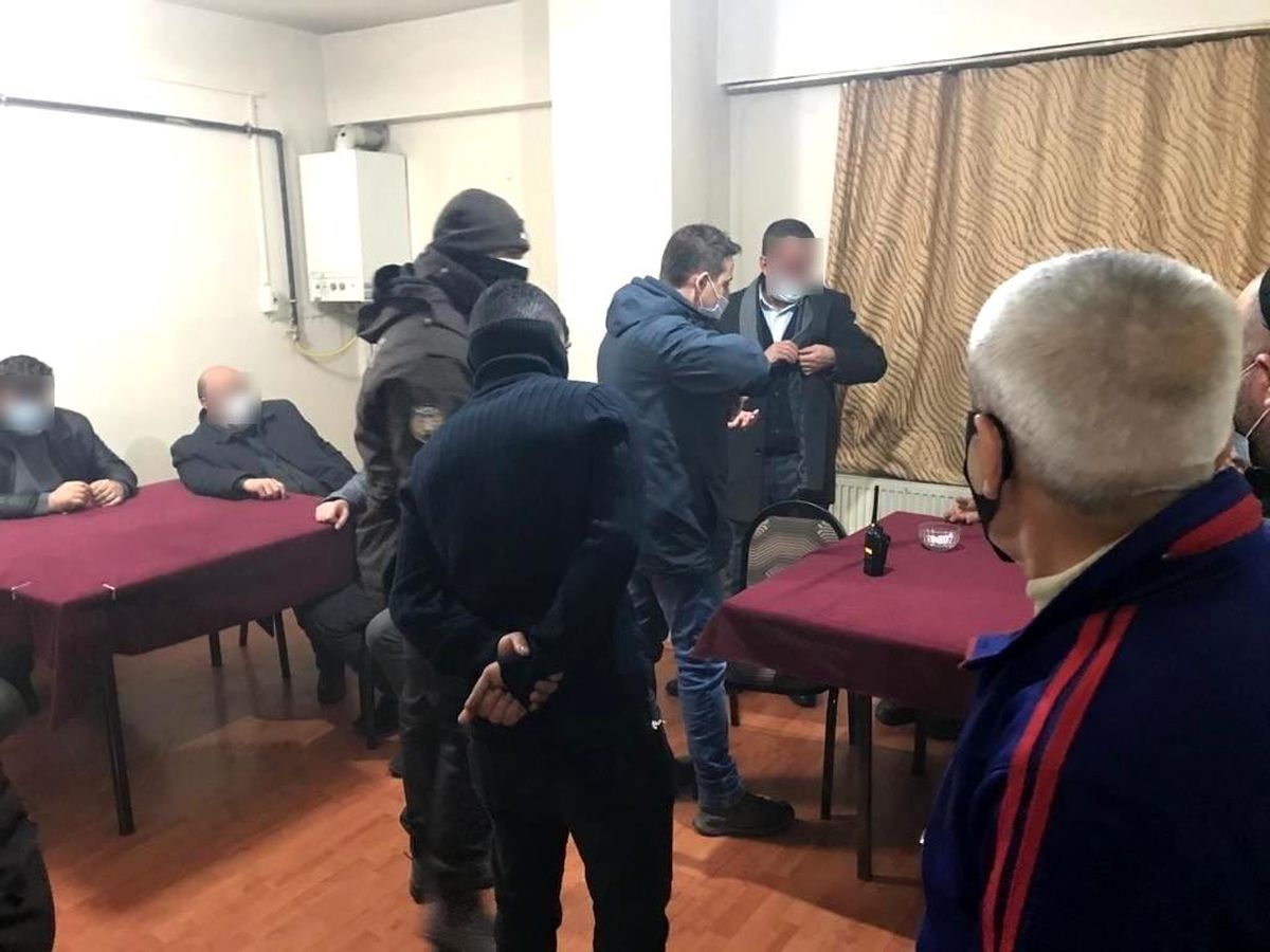 Son dakika: Kısıtlamada oyun oynadılar polisten kaçamadılar