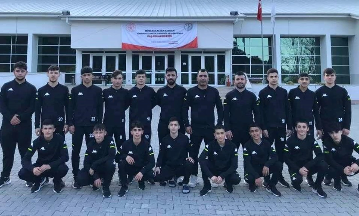 Manisa Güreş Eğitim Merkezi Antalya\'da Türkiye Şampiyonu oldu