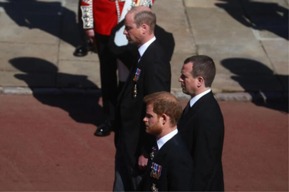Prens Philip\'in cenaze töreni buzları eritti mi? Harry ve William ilk kez yan yana geldi