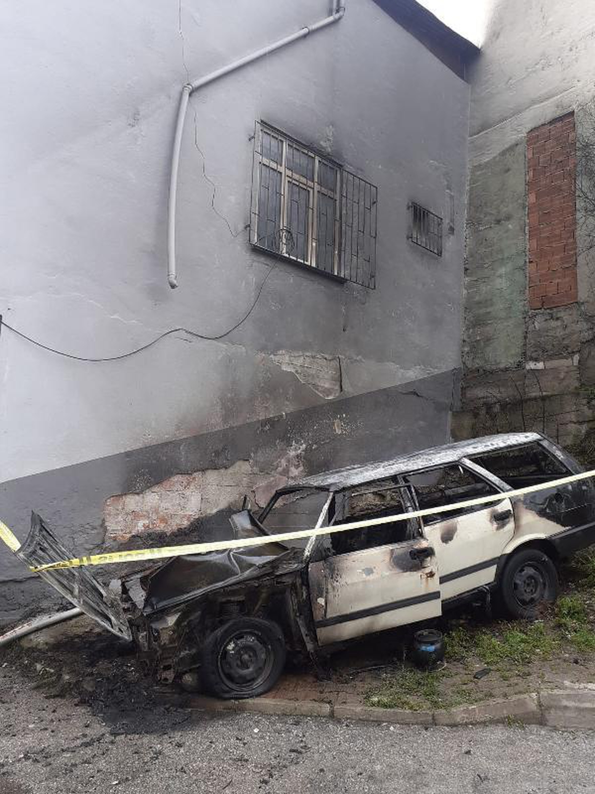 Satmak için anlaştığı otomobili kundaklandı