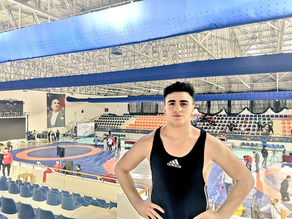 Sivaslı sporcu güreşte Türkiye 2.\'si oldu