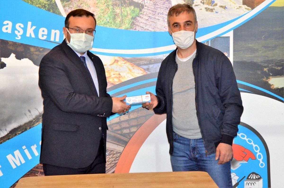 Ticaret Odasından 100 aileye Ramazan yardımı