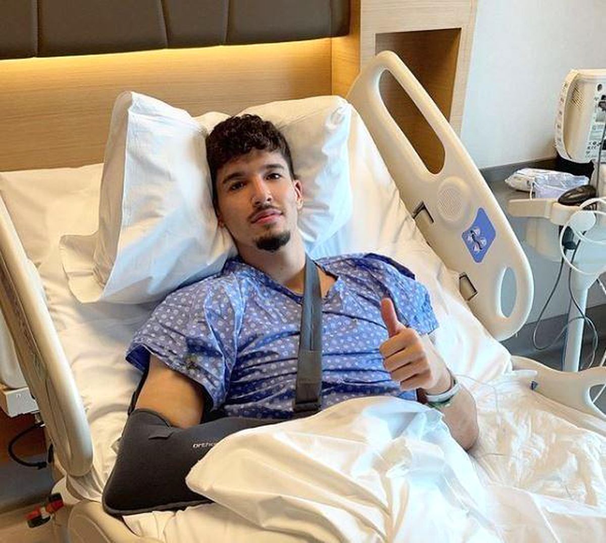 Altay Bayındır: "Kırıktan çok takımla beraber olamayacağım için üzülüyorum"