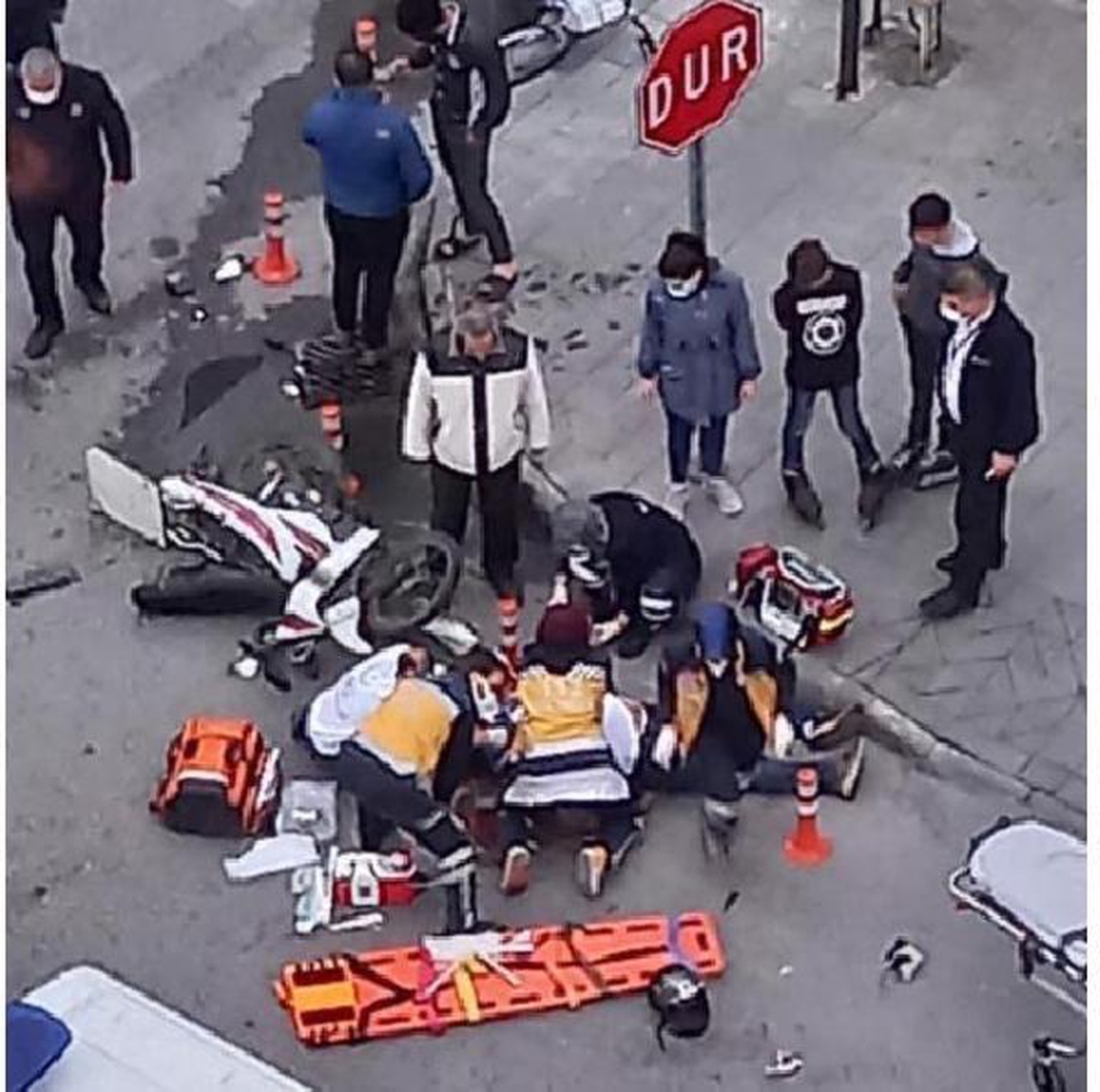 Ambulansın çarptığı motosikletli öldü