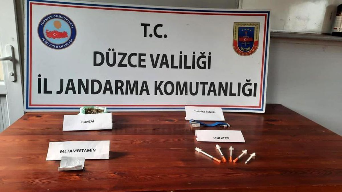 Son dakika haberi! Çekicinin üzerindeki arızalı araçta uyuşturucu ele geçirildi