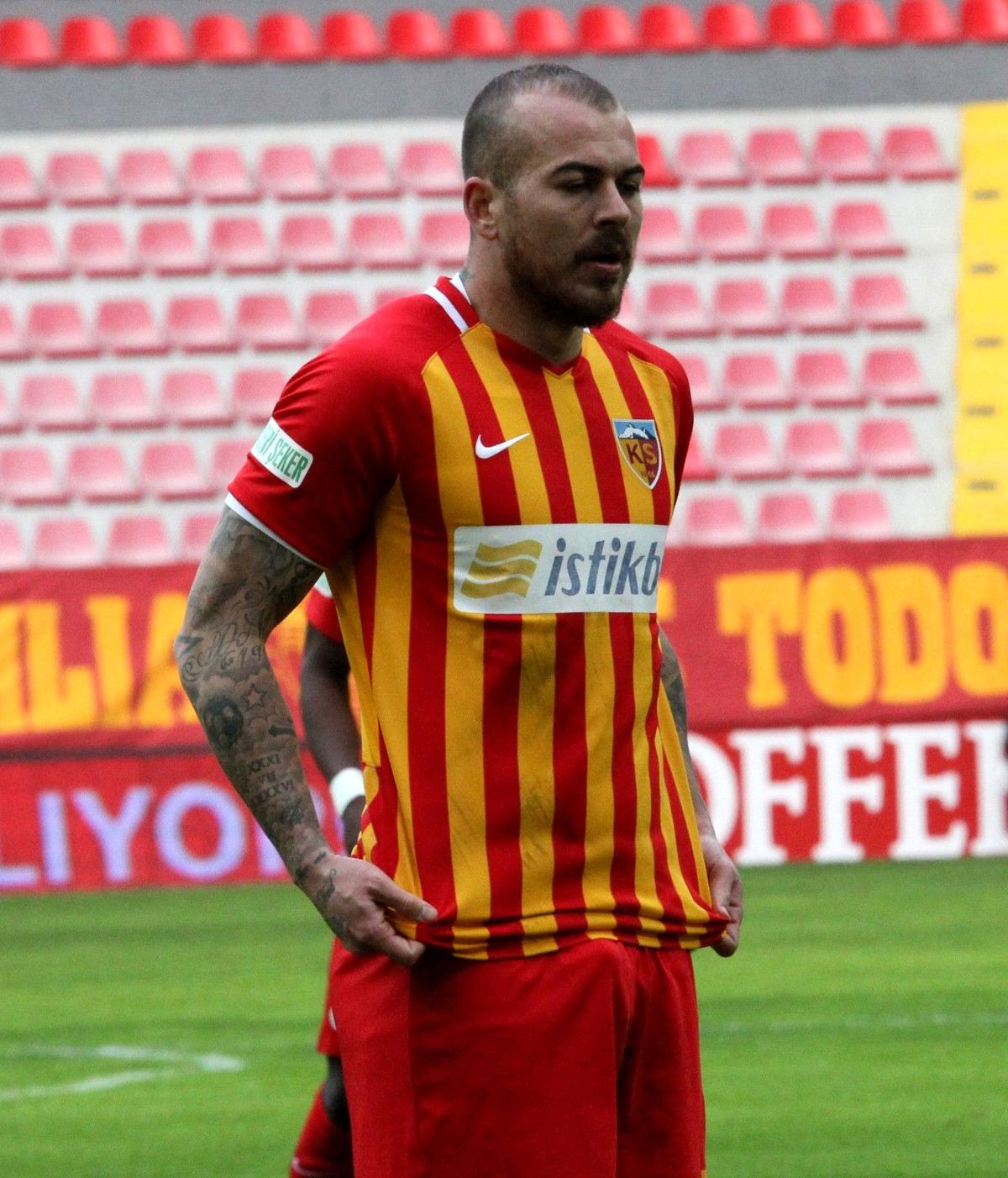Denis Alibec 87 gün sonra forma giydi