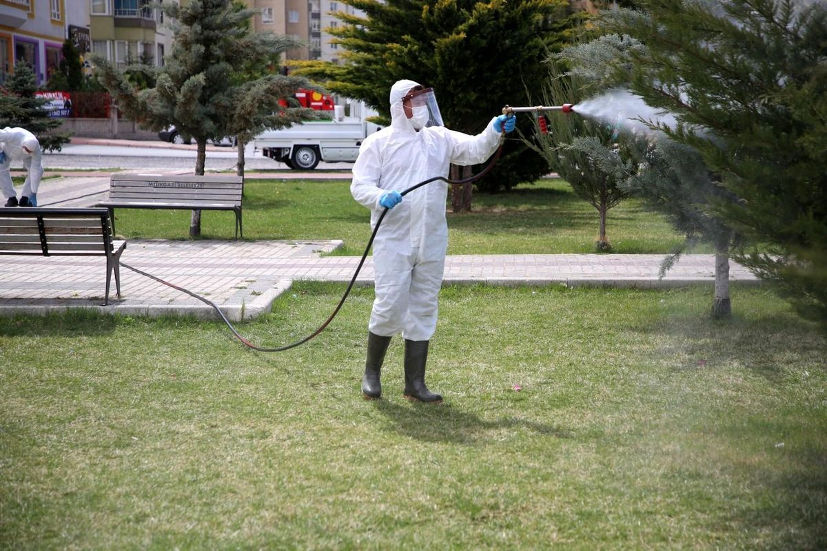Melikgazi\'de larva döneminde haşeratla mücadele başladı