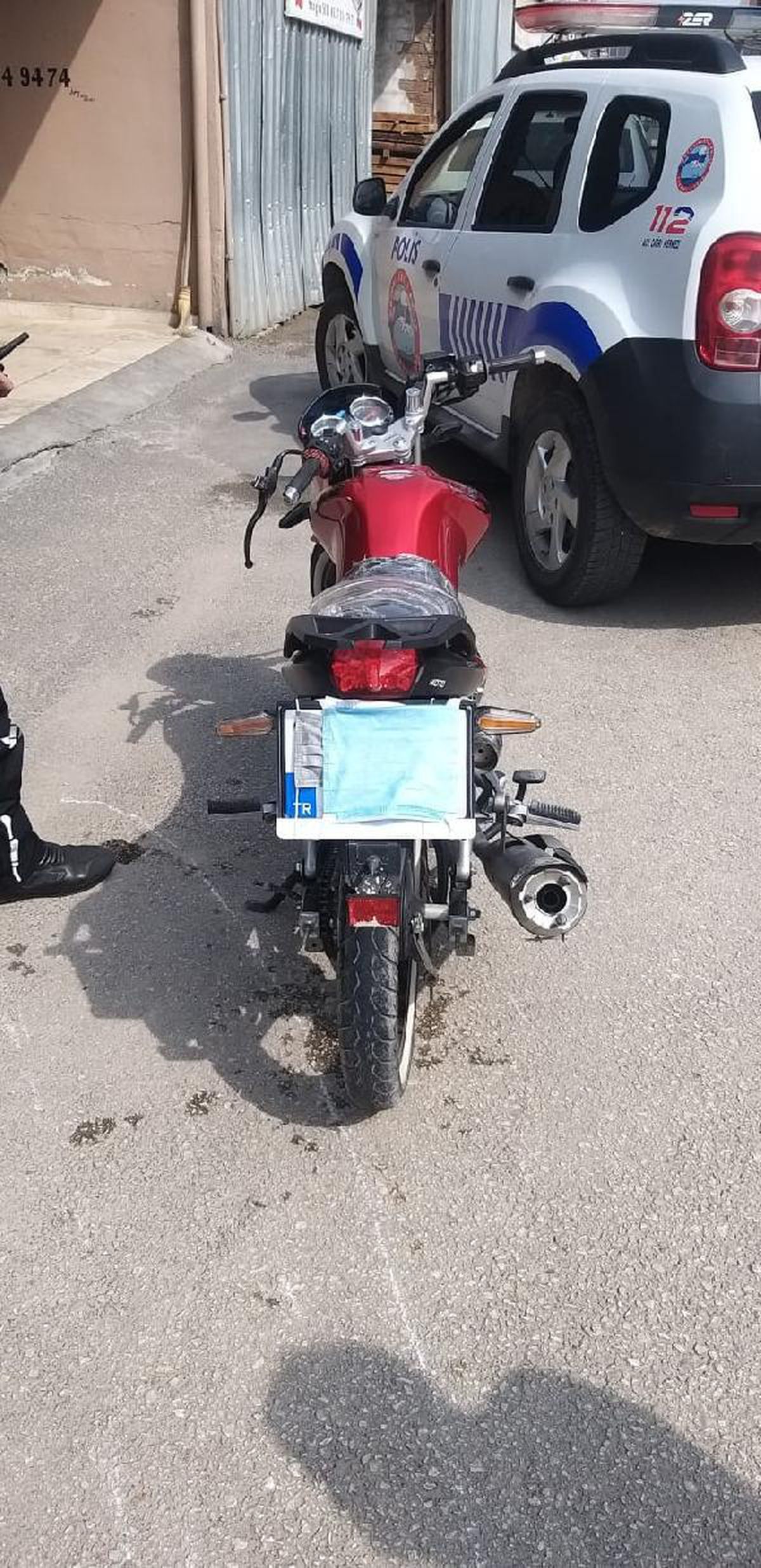 Plakasını maskeyle gizleyen sürücü kovalamacayla yakalandı, 7 bin lira ceza uygulandı