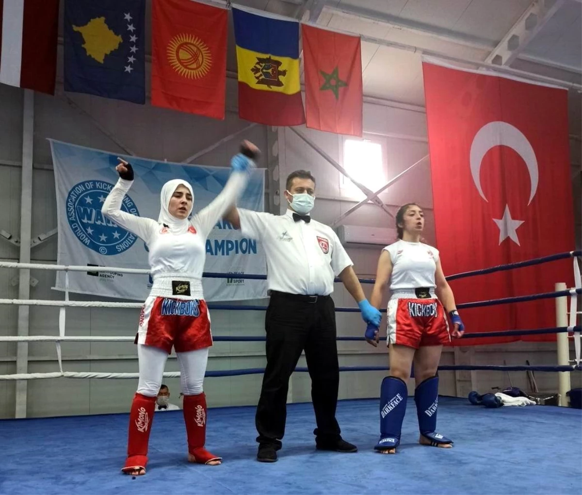 Samsunlu kick boksçular Antalya\'dan madalyayla döndüler