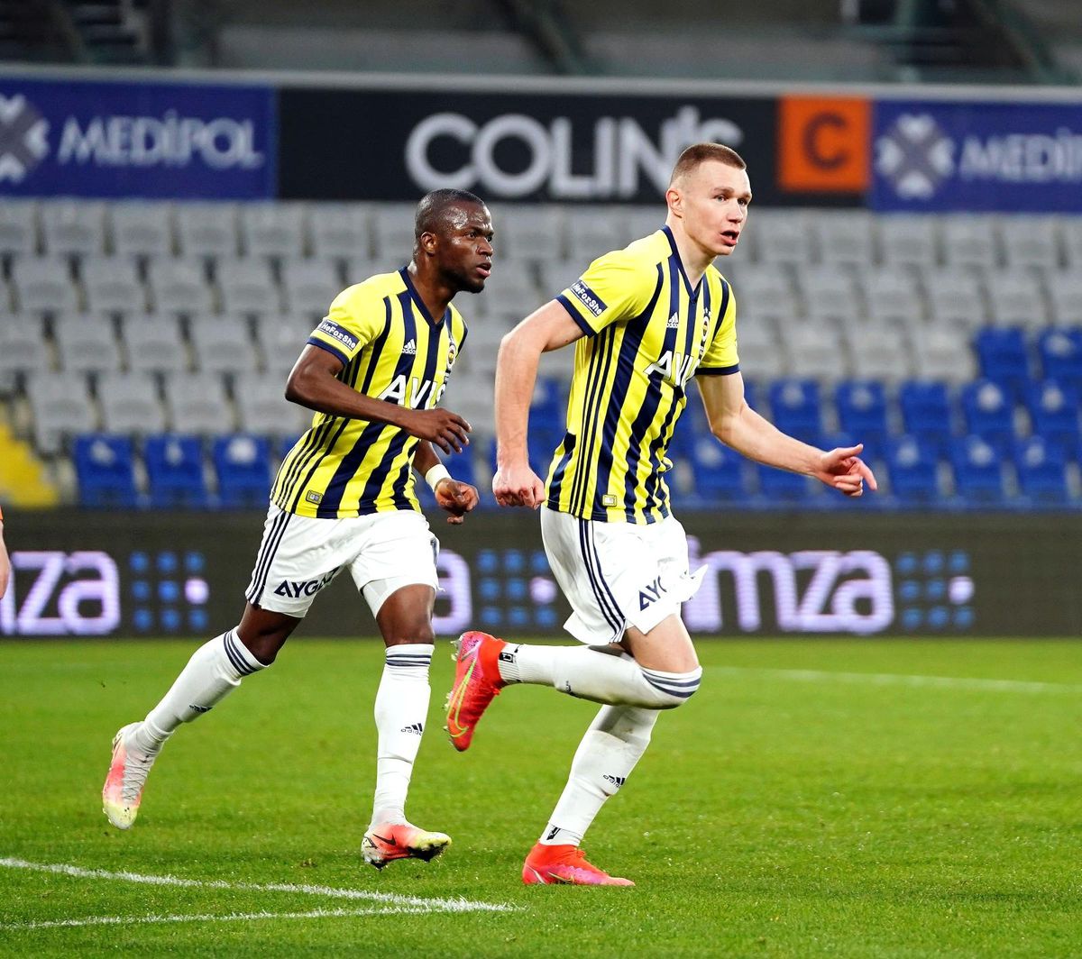 Szalai\'den skora katkı
