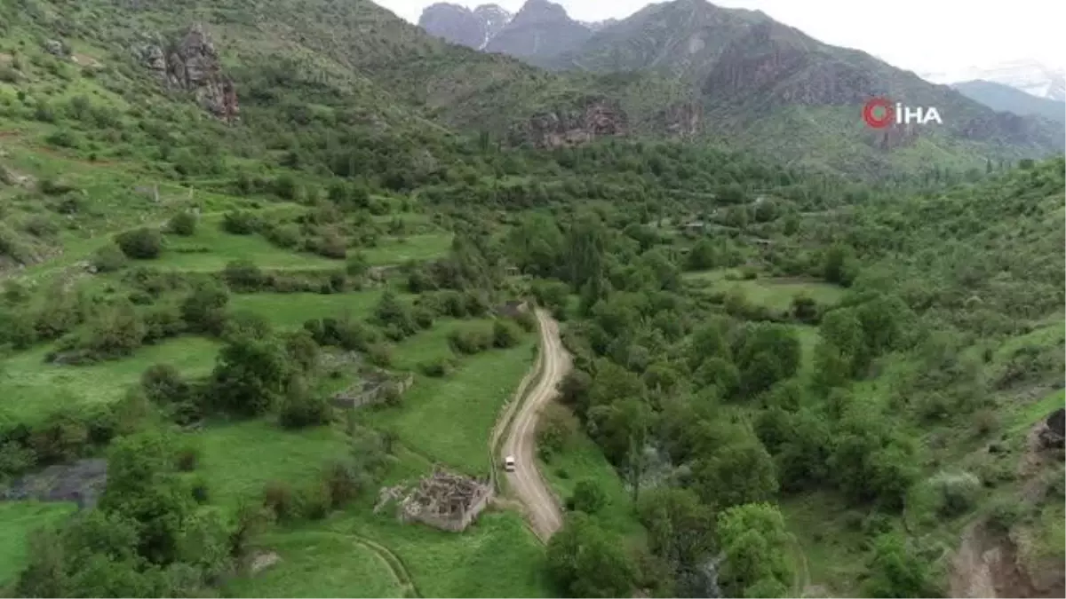 Terör nedeniyle Şırnak\'tan göç eden dengbej, huzur ortamının sağlanmasıyla memleketinin yolunu tuttu