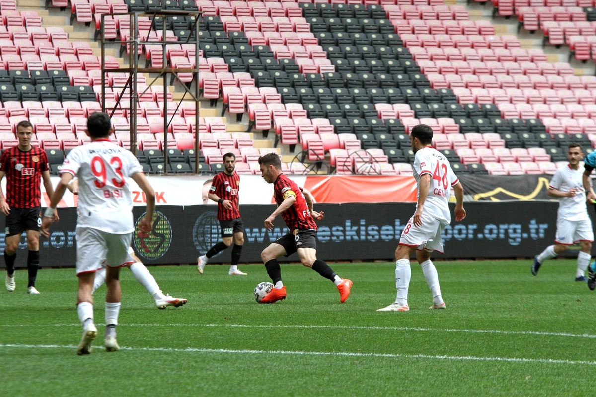TFF 1. Lig: Eskişehirspor: 0 Balıkesirspor: 3