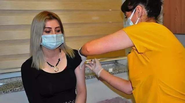 Tıp doktoru MHP'li vekilden ilginç aşı çıkışı: Yaptırmayana ceza kesilsin, kanun bunu sağlıyor Tıp doktoru MHP'li vekilden ilginç aşı çıkışı: Yaptırmayana ceza kesilsin, kanun bunu sağlıyor