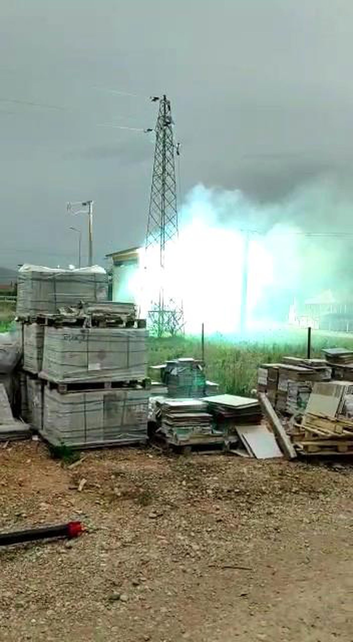 Son dakika 3. sayfa: Trafo bomba gibi patlattı