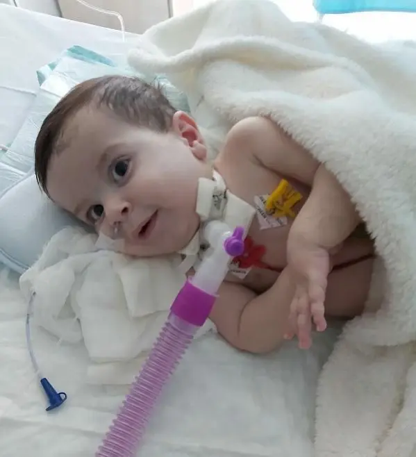 YOĞUN BAKIMDAKİ RÜZGAR BEBEK İÇİN ZAMAN DARALIYOR Son Dakika