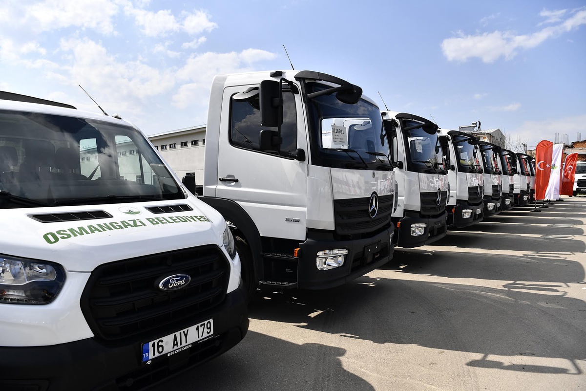 957 kişilik temizlik ordusu her gün 810 ton atık topluyor