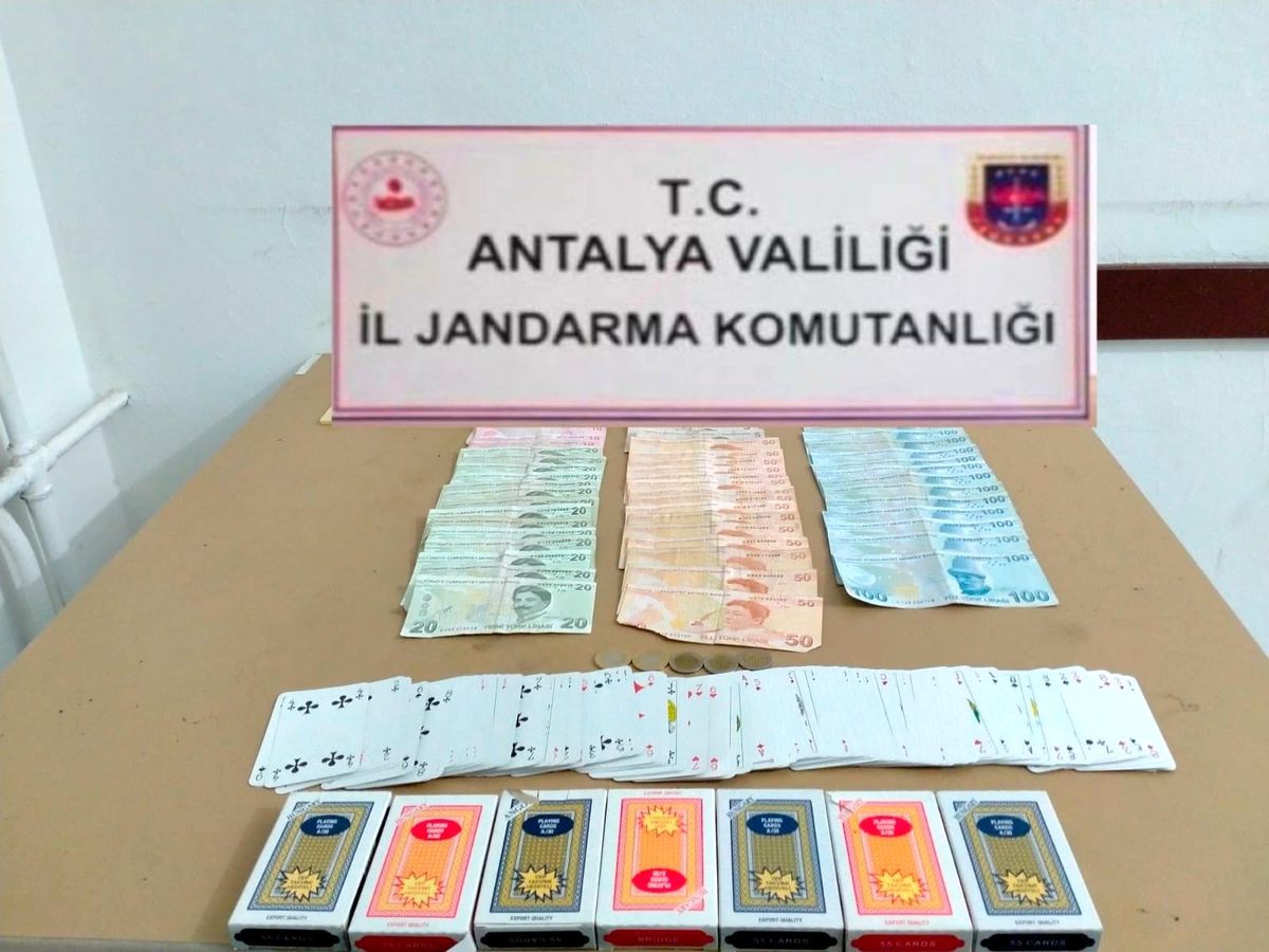 Apartmanın çatı katında kumar partisi pahalıya patladı