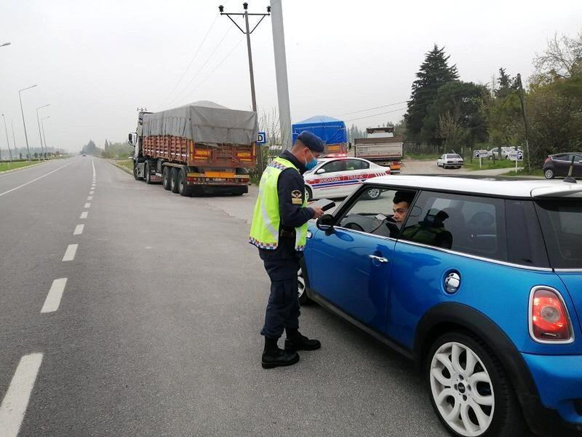 Balıkesir\'de jandarmadan trafik ve asayiş uygulaması