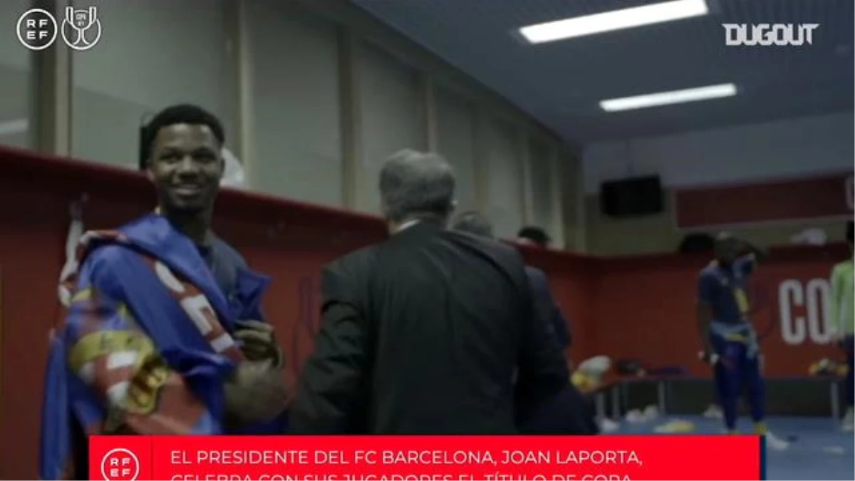 Barcelona\'lı Oyuncuların Kral Kupası Sevincinin Perde Arkası Görüntüleri