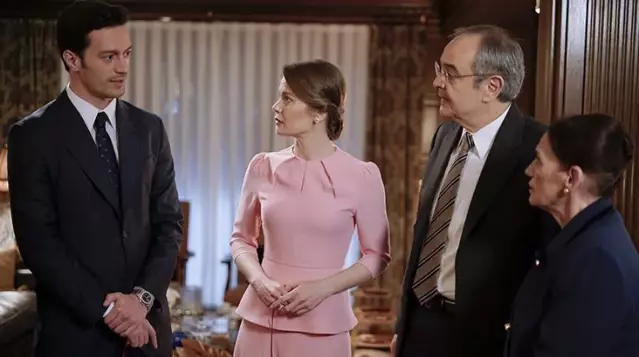 Camdaki Kız dizisinin yeni fragmanı yayınlandı! Ünlü oyuncu Enis Arıkan kadroya dahil oluyor Camdaki Kız dizisinin yeni fragmanı yayınlandı! Ünlü oyuncu Enis Arıkan kadroya dahil oluyor