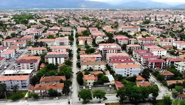 Çok yüksek riskli iller arasındaki Erzincan'da alışverişlere 'her aileden bir kişi' kısıtlaması getirildi Çok yüksek riskli iller arasındaki Erzincan'da alışverişlere 'her aileden bir kişi' kısıtlaması getirildi