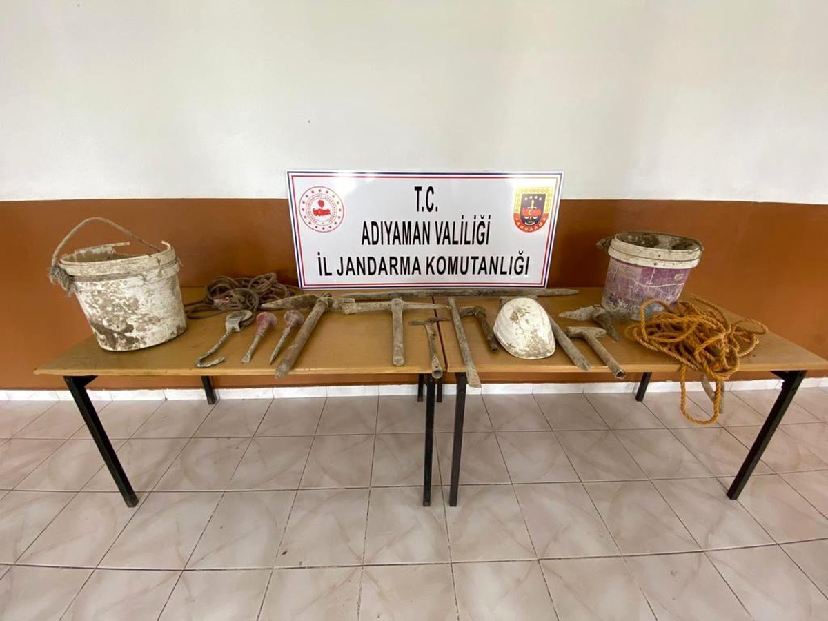 Son dakika haberleri... İzinsiz kazı yapan şahıslar yakalandı