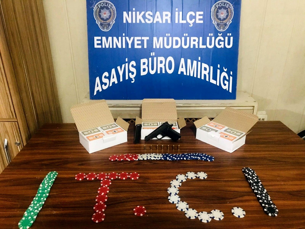 Kaçak kumarda kazanan olmadı, 17 kişiye toplamda 65 bin 653 TL ceza kesildi