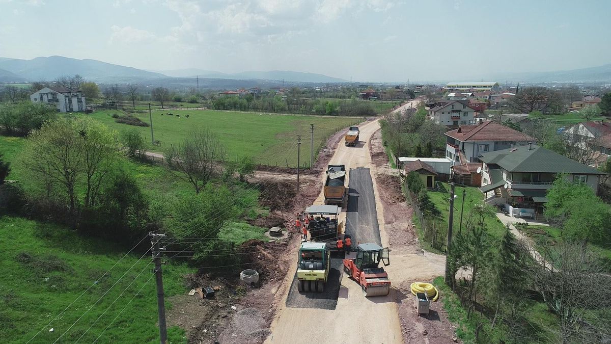 Kartepe Bağdat Caddesi\'nde asfalt serimine başlandı