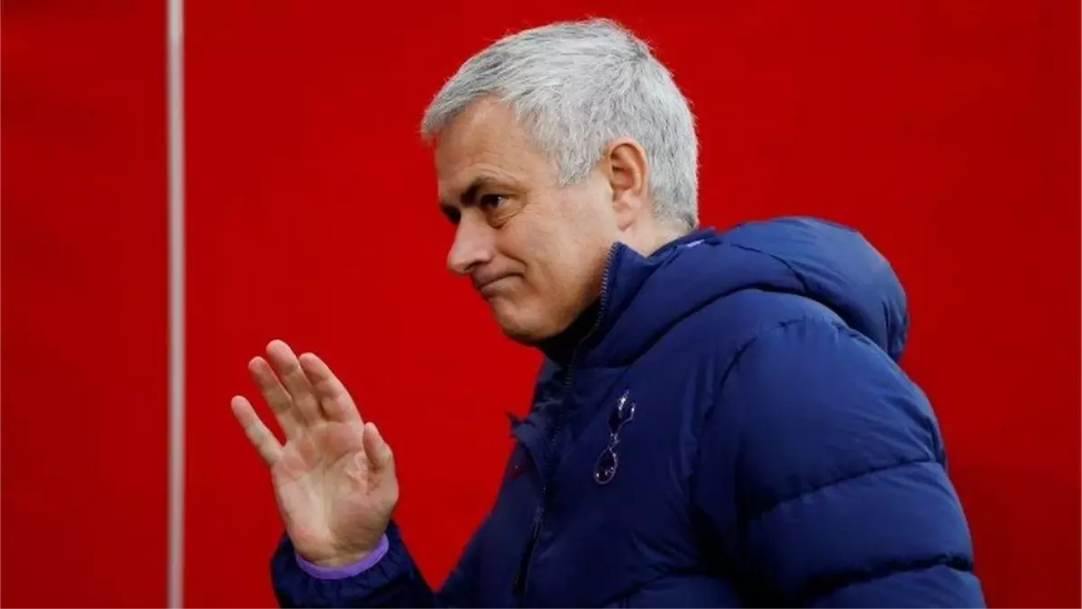 Jose Mourinho: Tottenham Hotspur, Portekizli menajerin görevine son verdi