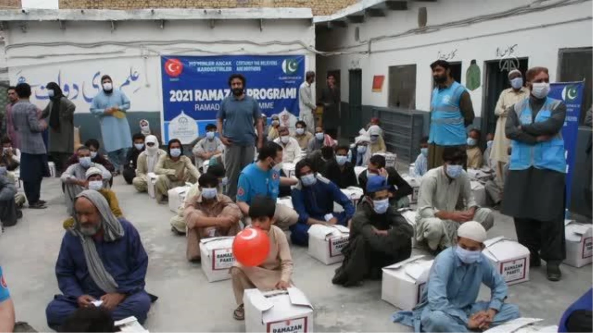 TDV Pakistan\'da hayırseverlerin yardımıyla mazlumların yüzünü güldürdü