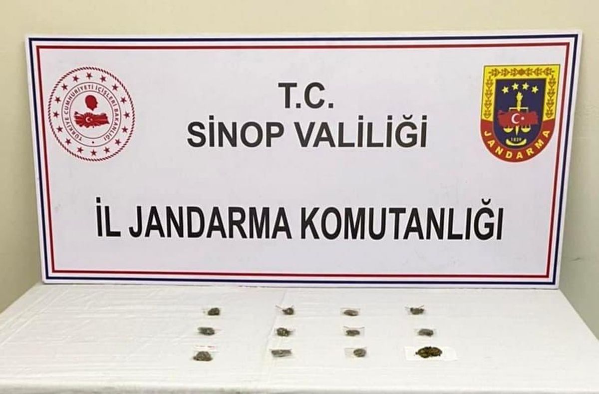 Türkeli\'de yol kontrolünde uyuşturucu ele geçirildi