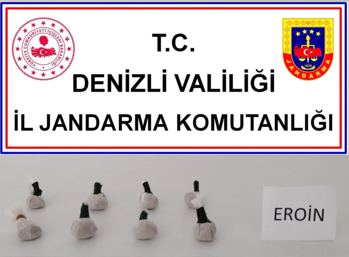Uyuşturucu ticareti yapan kamu görevlisi tutuklandı