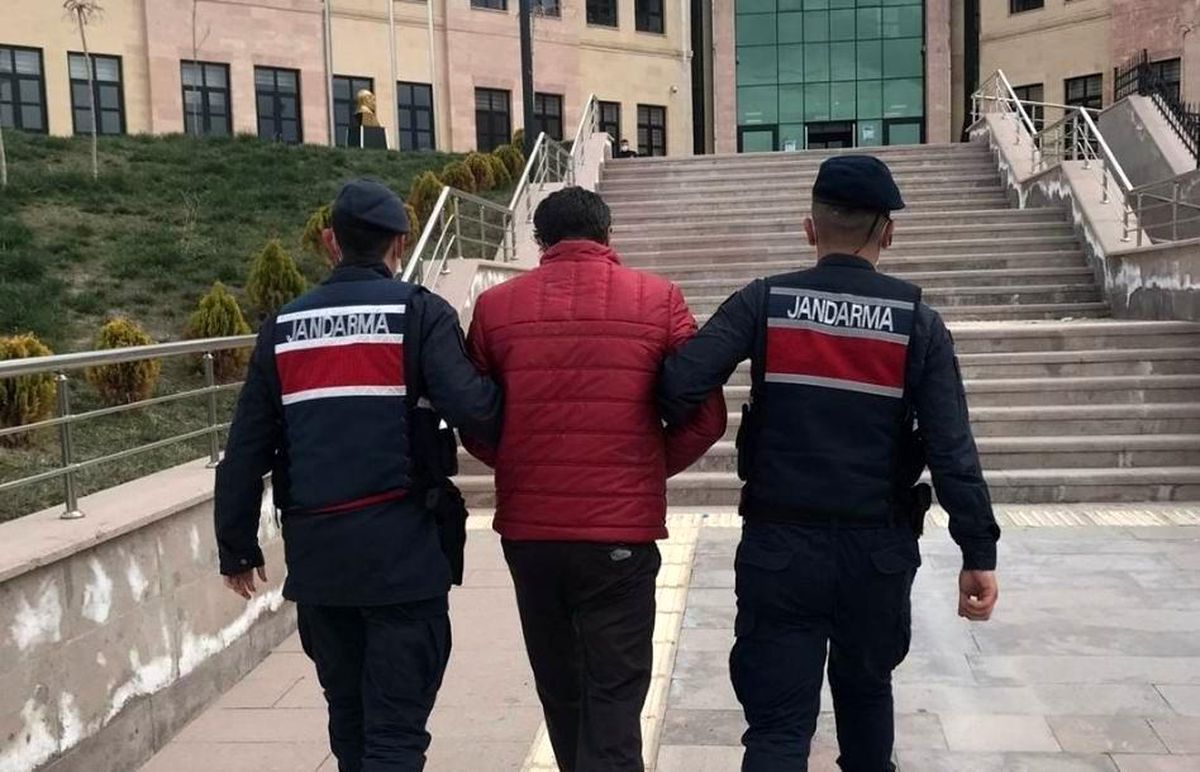 Son dakika haberleri... 14 yıl hapis cezası ile aranan firari peribacaları içerisinde yakalandı