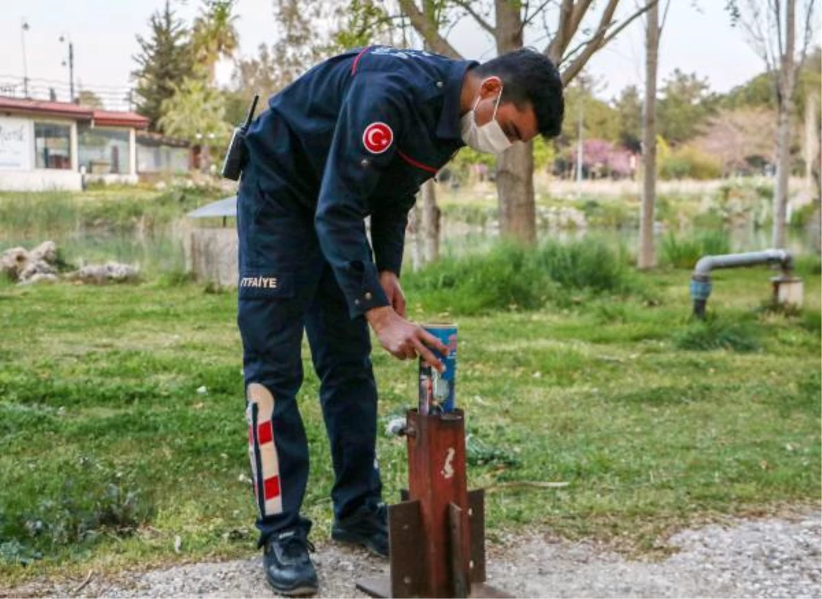 24 yaşındaki itfaiye eri, 200 yıllık geleneği sürdürüyor