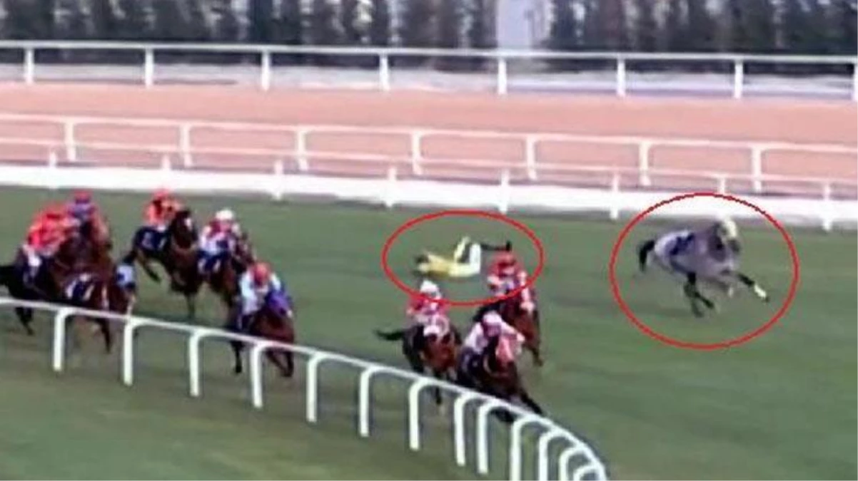 Adana\'daki at yarışlarında feci bir kaza daha: 4 jokey düştü, 3\'ü hastaneye kaldırıldı