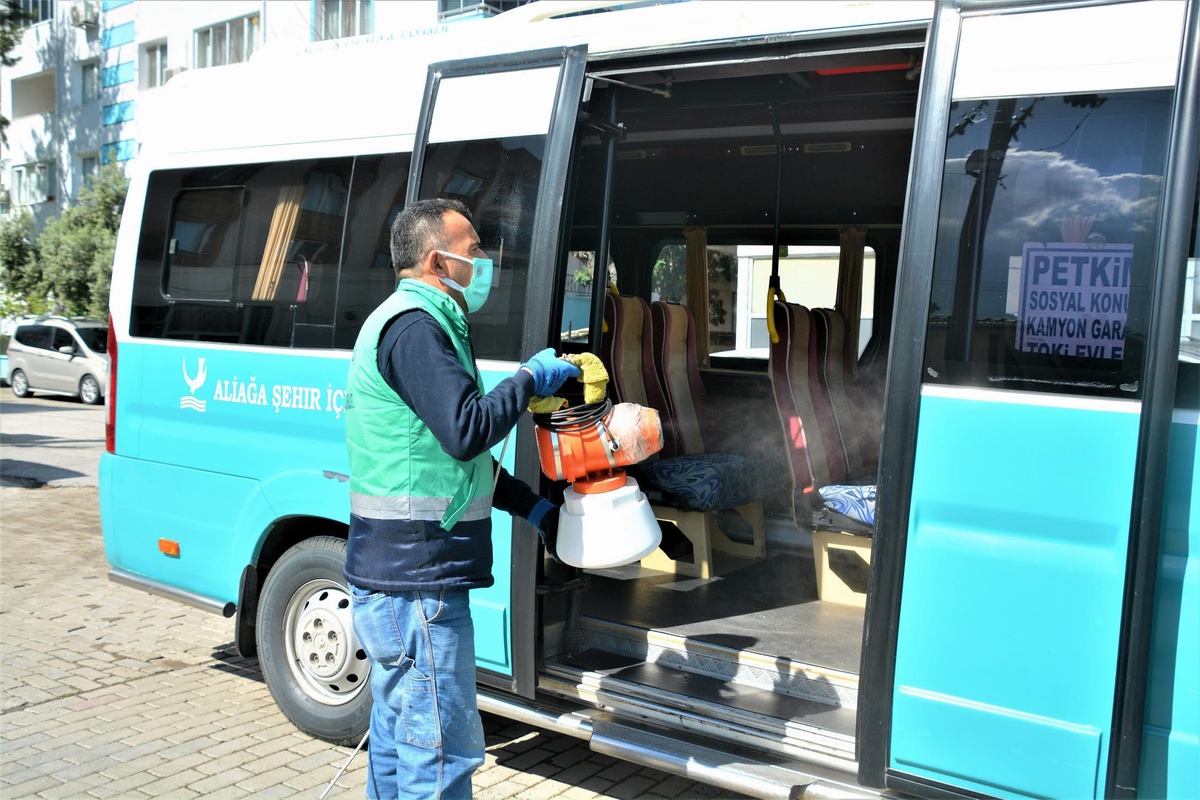 Aliağa Belediyesi hijyen çalışmalarına ara vermiyor