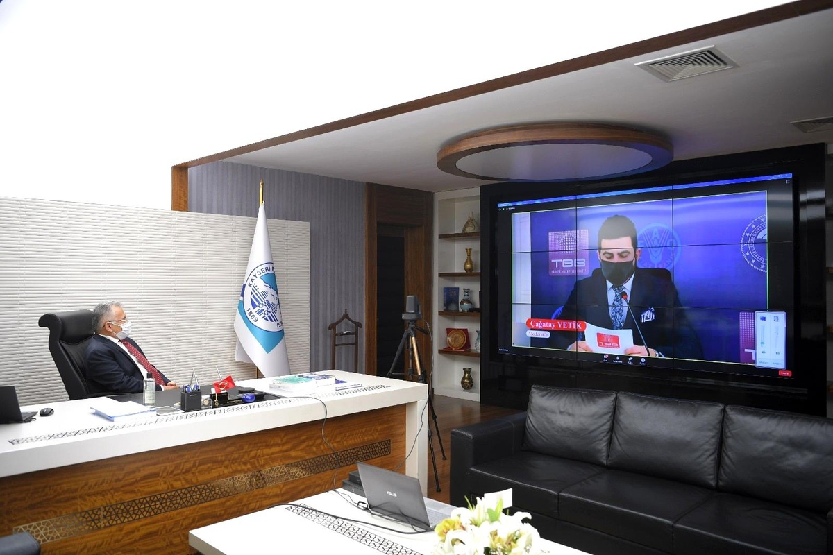 Büyükkılıç, "Belediyelerde Gıda Bankacılığı Çalıştayı"na video konferansla katıldı