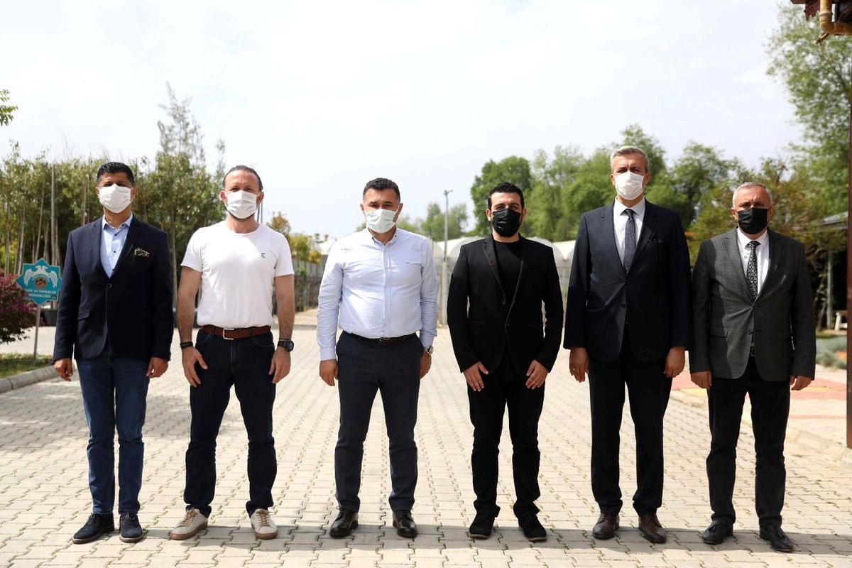 Başkan Yücel, işçilere mesleki yeterlilik belgesi verdi