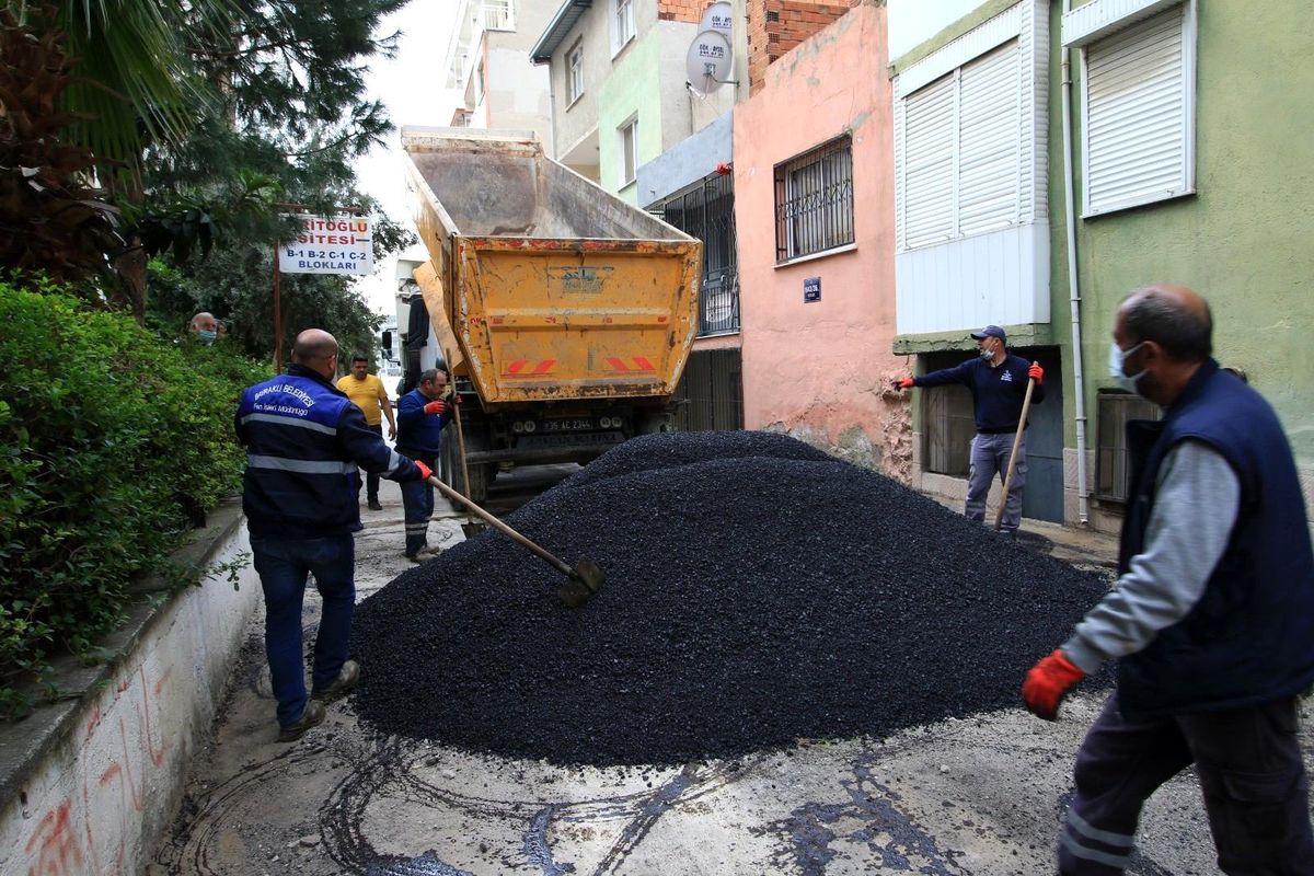 Bayraklı\'da 1 yılda 92 bin ton asfalt döküldü