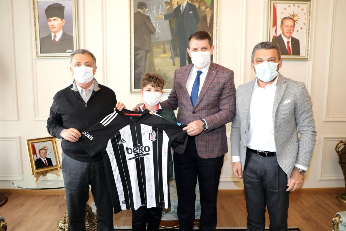 Beşiktaş Başkanı Çebi\'den Sivas Valisi Salih Ayhan\'a ziyaret