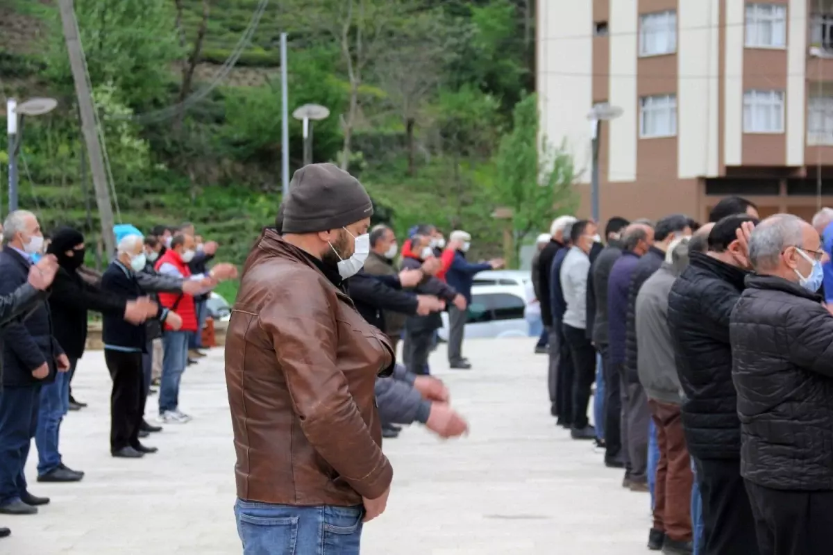 Karate Federasyonu Başkanı Esat Delihasan toprağa verildi