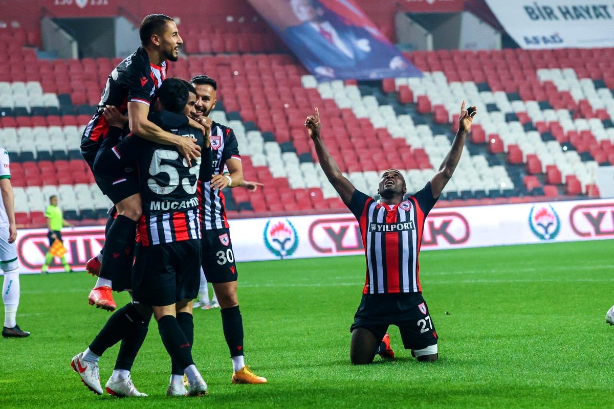 TFF 1. Lig\'in en az yenilen takımı Samsunspor