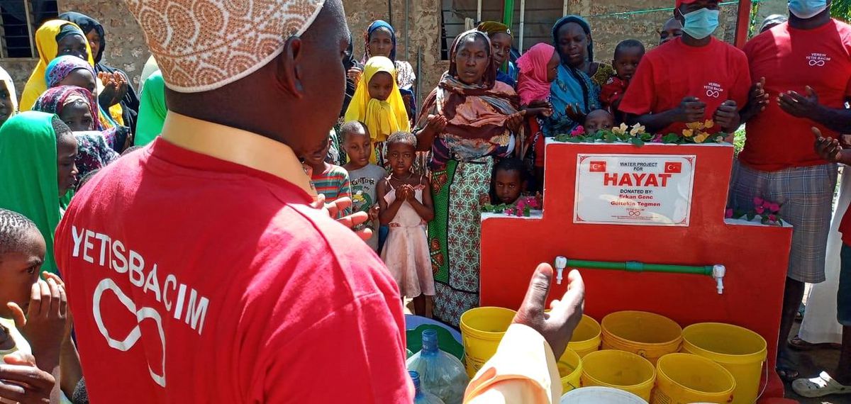 Tomarzalı Hayırsever Hanife Ada: "Afrika\'da 14. su kuyumuz dualar eşliğinde açıldı"